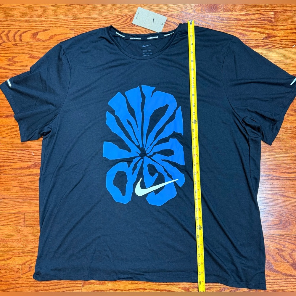 BEAUTIFUL NIKE RUNNING DriFit T-SHIRT RISE 365 RUN!!! - Picture 6 of 7
